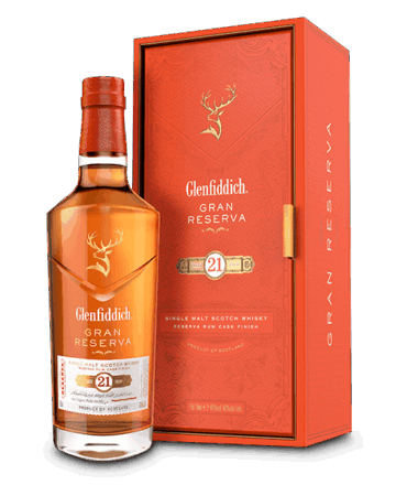 Whisky Glenfiddich 21 Años Gran Reserva es un single malt escocés añejo que pasa sus últimos meses de maduración en barricas que contuvo ron caribeño.