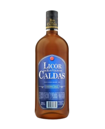 Licor de Ron Viejo de Caldas Esencial es una versión más suave y joven, elaborado con caña de azúcar y añejado en barriles de roble blanco colombiano.