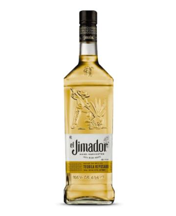 Tequila Jimador Reposado es reposa le otorga un color dorado pálido y un sabor suave y equilibrado, métodos tradicionales y añejado durante dos meses.