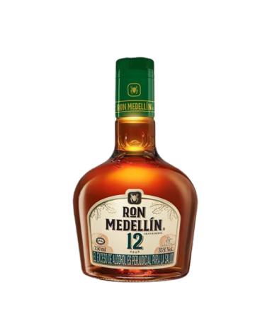 Ron Medellín Gran Reserva 12 Años es un ron excepcionalmente suave y complejo, su sabor es refinado, con una notable profundidad y un final equilibrado.