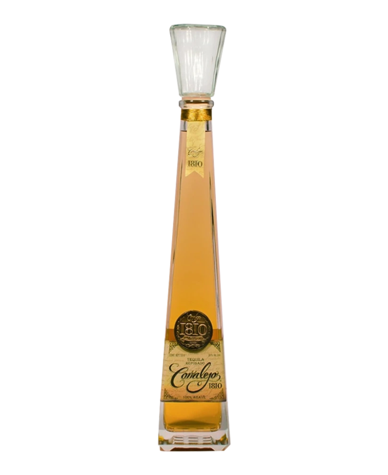 Tequila Corralejo 1810 Reposado su nombre rinde homenaje al año de la Independencia de México, simbolizando la tradición y el espíritu rebelde.