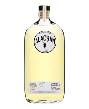 Tequila Alacrán Reposado se caracteriza por su sabor suave y equilibrado, con notas de agave cocido, caramelo, roble y vainilla.