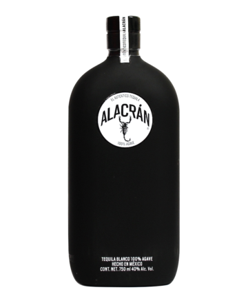 Tequila Alacrán Silver se caracteriza por su frescura, sabor intenso y aroma herbal, es un tequila ideal para los buscan un sabor auténtico y tradicional.