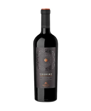 Vino Unánime Gran Vino Tinto es un vino tinto argentino de alta gama, elaborado principalmente con uvas Cabernet Sauvignon, Malbec y Cabernet Franc.