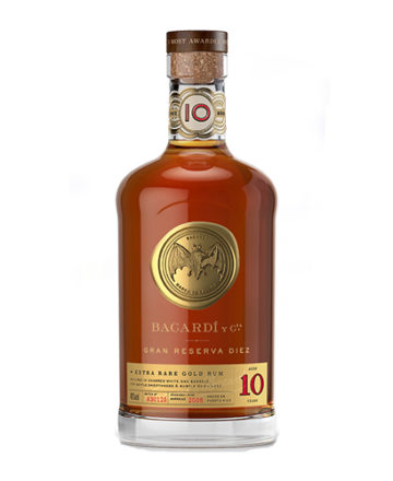 Ron Bacardí Gran Reserva 10 Años es un ron dorado extra añejo de Puerto Rico, madurado durante un mínimo de diez años en barricas de roble blanco bajo el sol del Caribe.