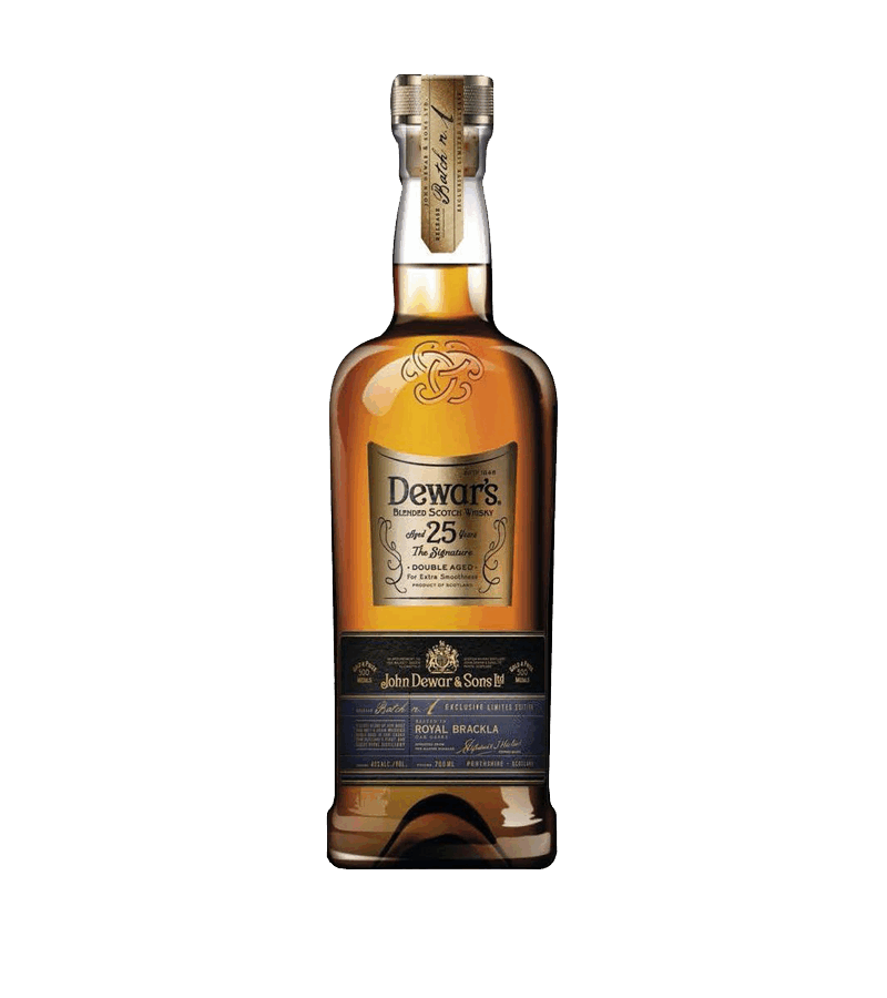 Whisky Dewar's 25 Años es un whisky escocés blended premium, madurado por un mínimo de 25 años en barricas de roble y luego doble envejecido.
